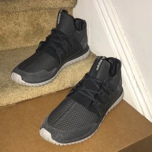 Adidas mens tabular radial sneakers